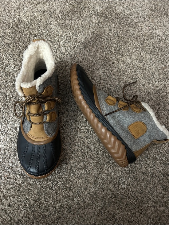 Sorel Shoes - Sorel Out 'N About Plus waterproof duck boots, Women’s size 9.5
